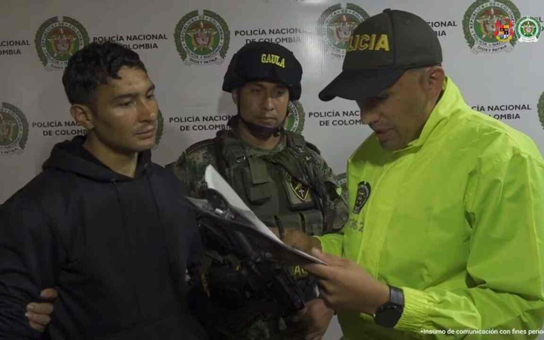 Fiscalía imputa al presunto líder de la Segunda Marquetalia por homicidio colectivo y secuestros en Caquetá.